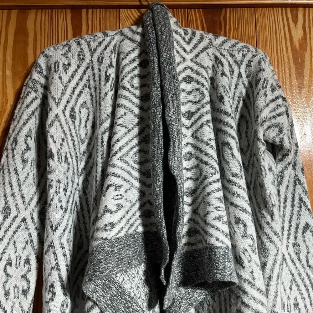 Abercrombie & Fitch Open Shawl Wool Blend Cardigan Sweater Gray Aztec Print